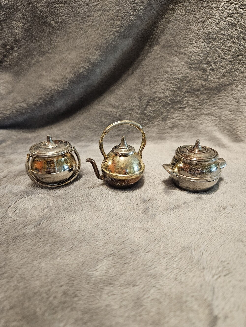 Vintage miniature metal (probaby brass) homeware collectibles set of 3.